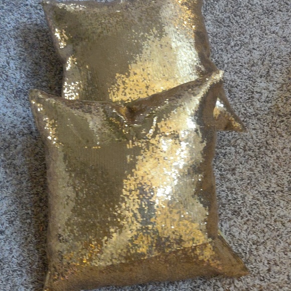 Gold Sequins Pillows x 2 *NEW/UNUSED - Picture 1 of 2
